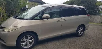 Toyota Estima 2006 photo 2