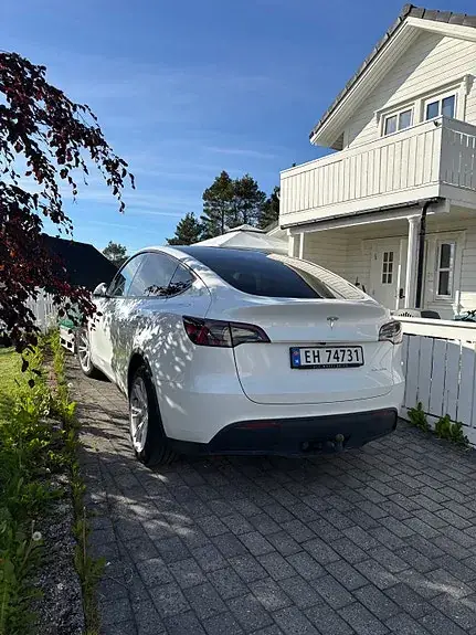 Tesla Model Y 2024 photo 4
