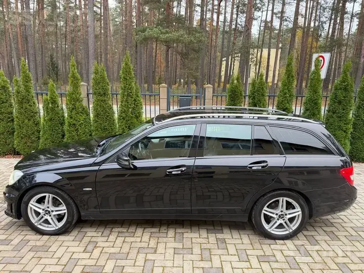 Mercedes-Benz C180 2012 photo 5