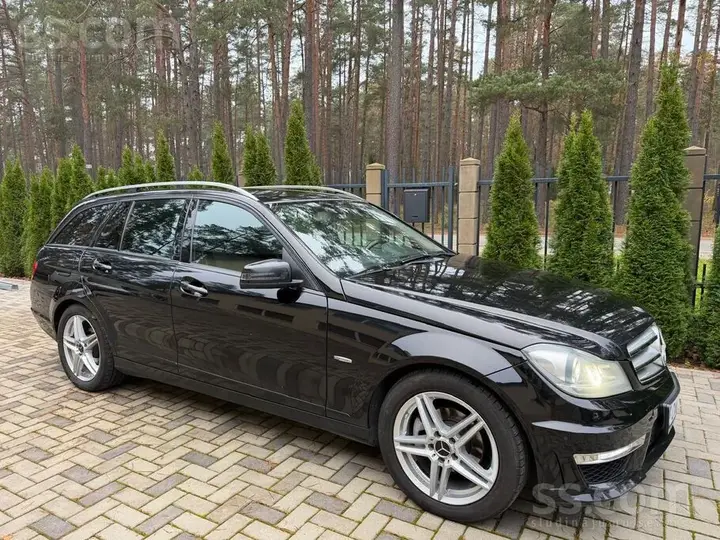 Mercedes-Benz C180 2012 photo 2