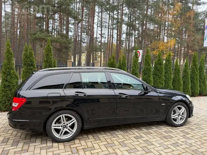 Mercedes-Benz C180 2012 photo 3