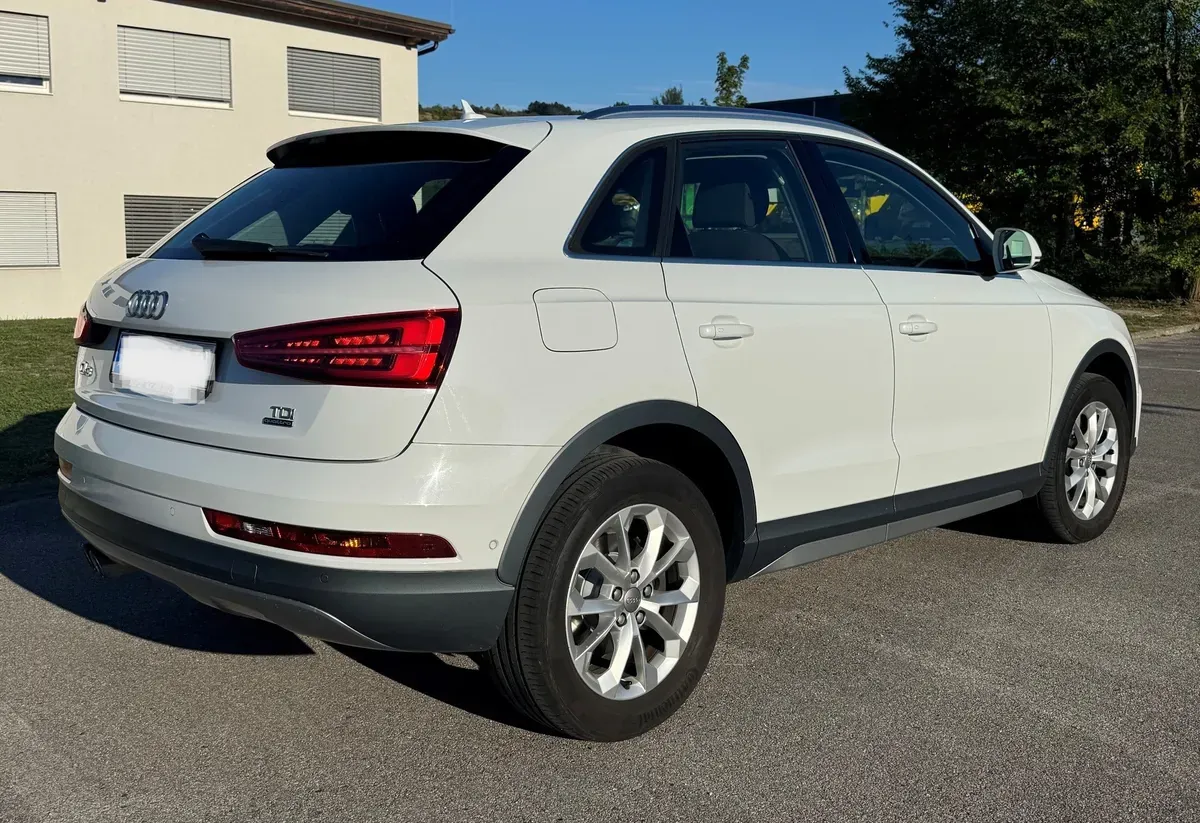 Audi Q3 2016 photo 2