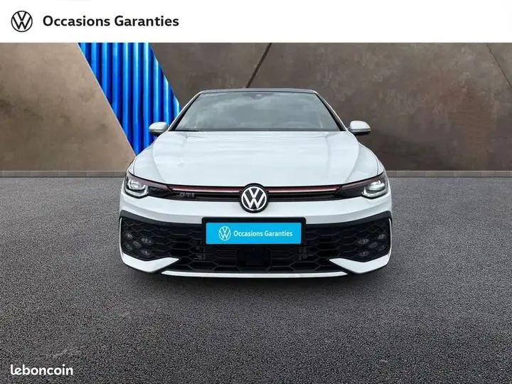 Volkswagen Golf 2024 photo 2