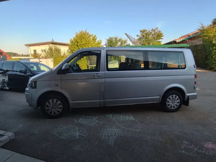 Volkswagen T5 2012 photo 3