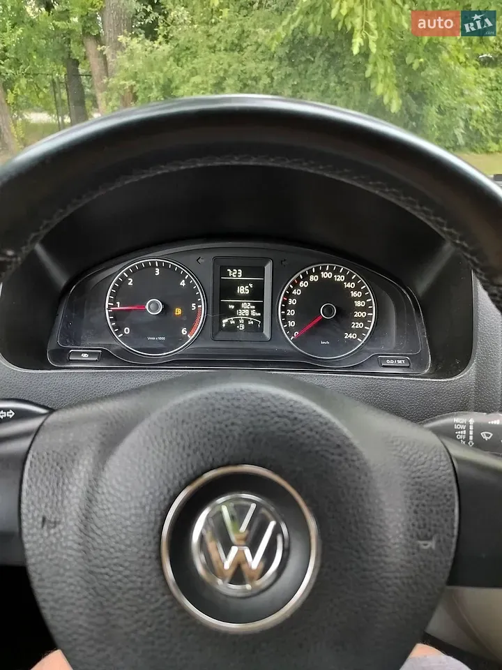 Volkswagen Transporter 2011 photo 3