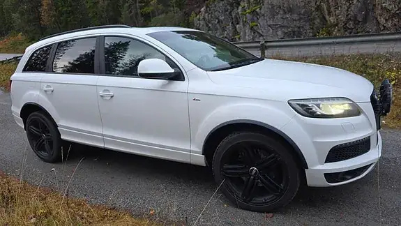 Audi Q7 2012 photo 2