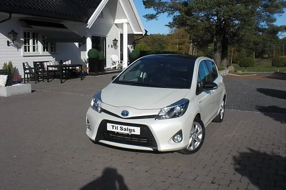 Toyota Yaris 2014 photo 2