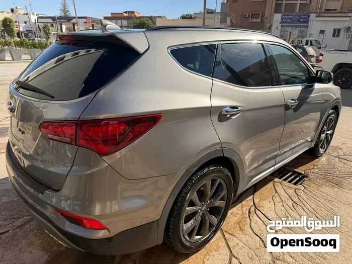 Hyundai Santa Fe 2017 photo 2