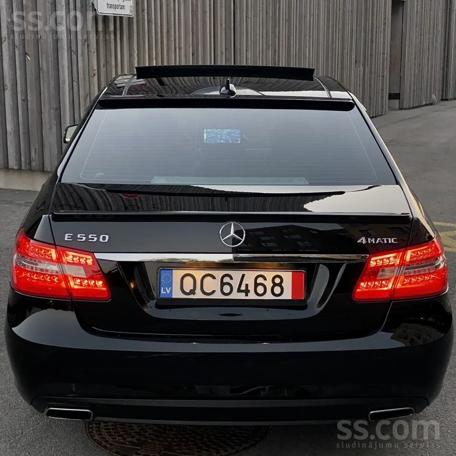 Mercedes-Benz E550 2011 photo 5