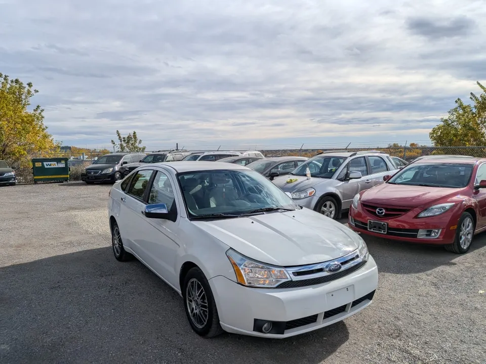 Ford Focus 2010 photo 3