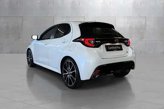 Toyota Yaris 2023 photo 3