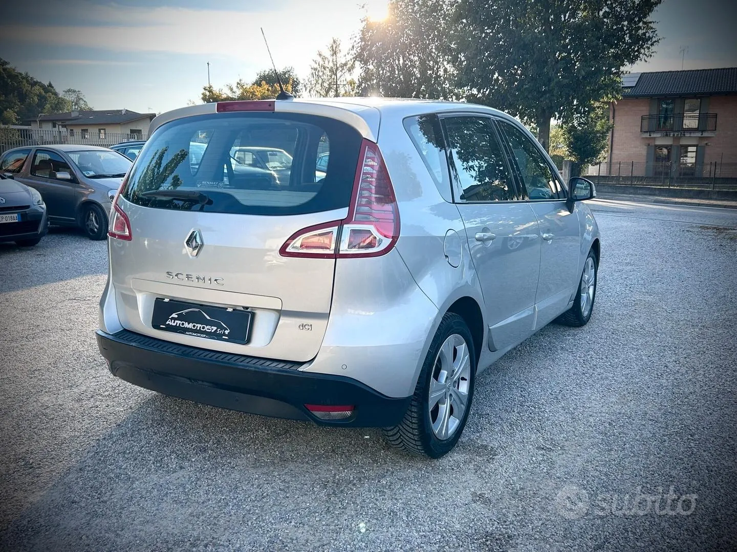 Renault Scenic 2011 photo 4