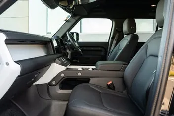 Land Rover Defender 2025 photo 4