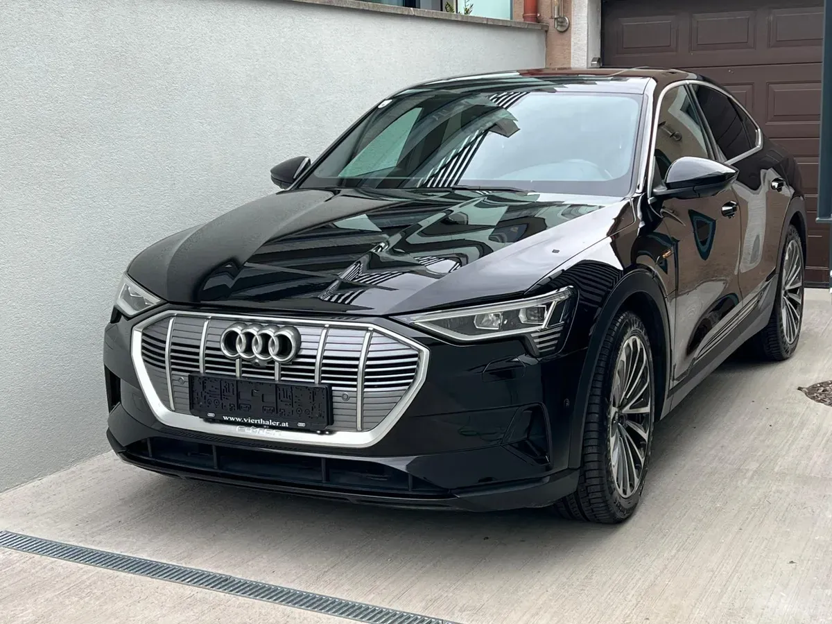 Audi E-Tron 2021 photo 2