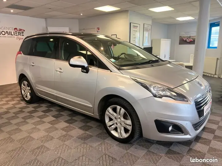 Peugeot 5008 2015 photo 2