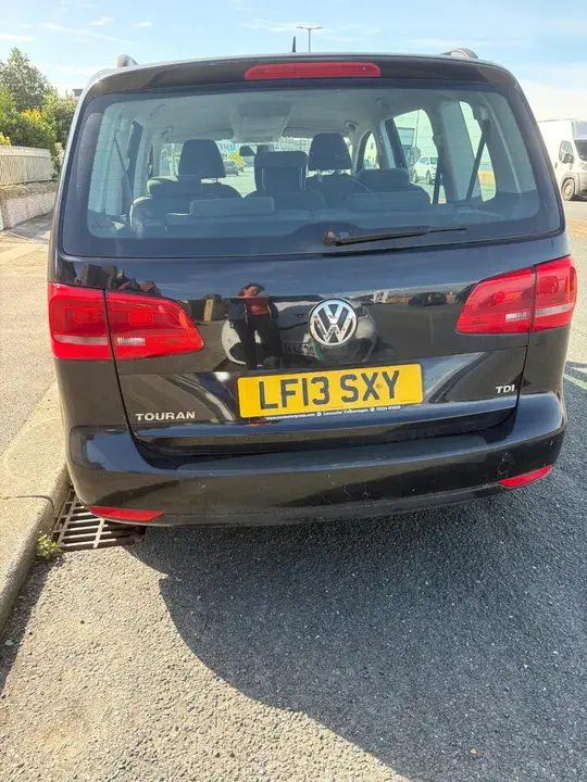 Volkswagen Touran 2013 photo 2