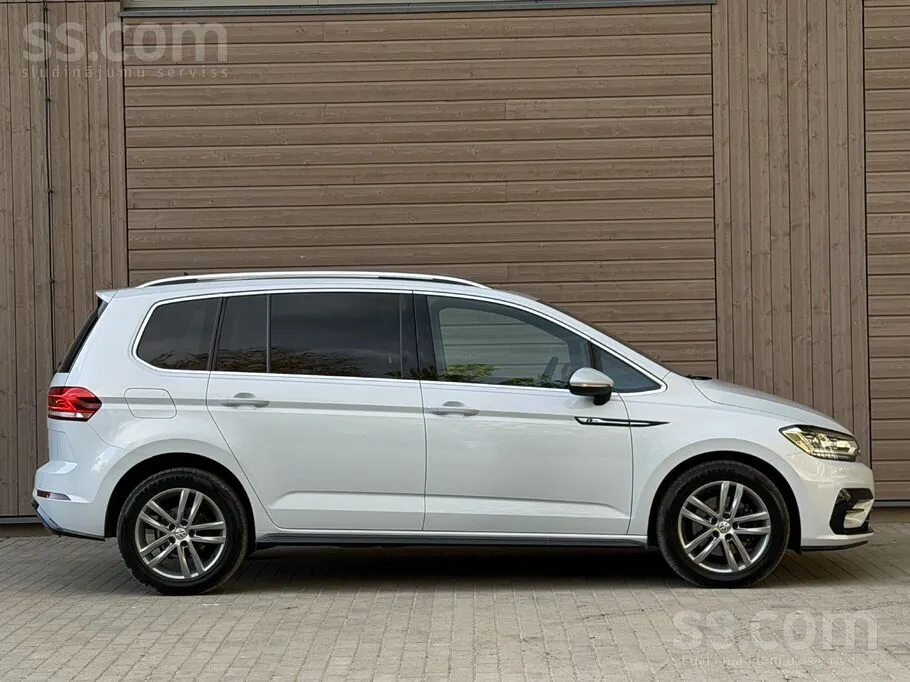 Volkswagen Touran 2018 photo 2