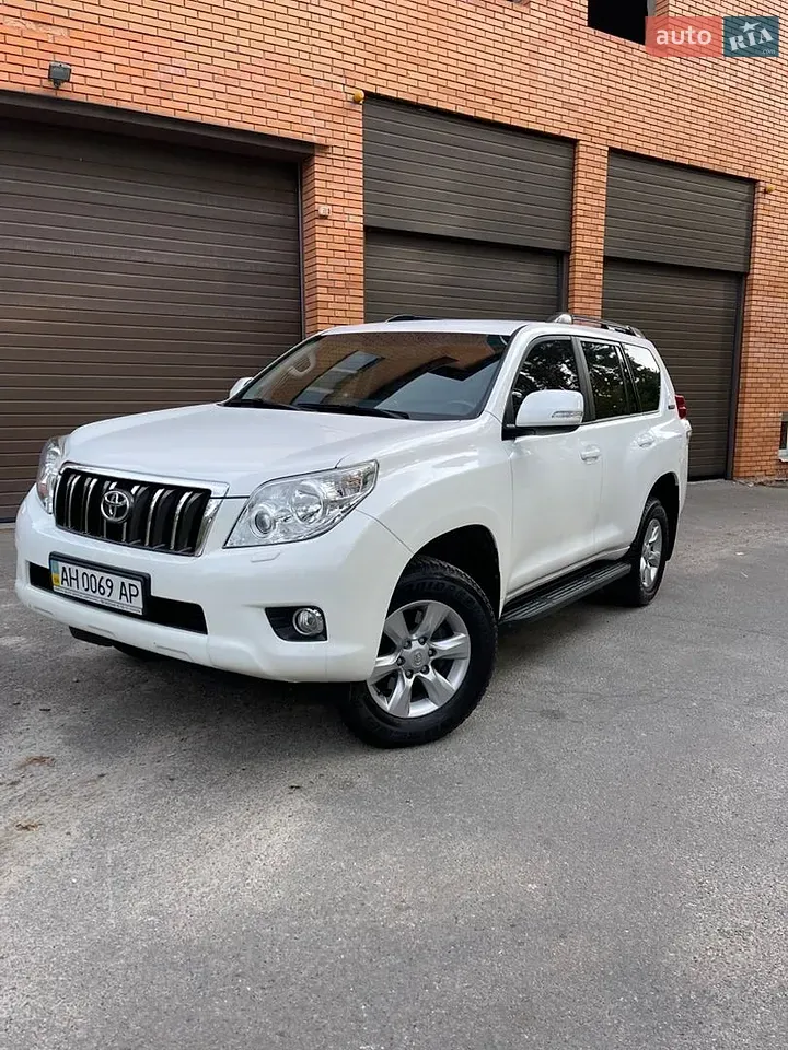 Toyota Land Cruiser Prado 2012 photo 3