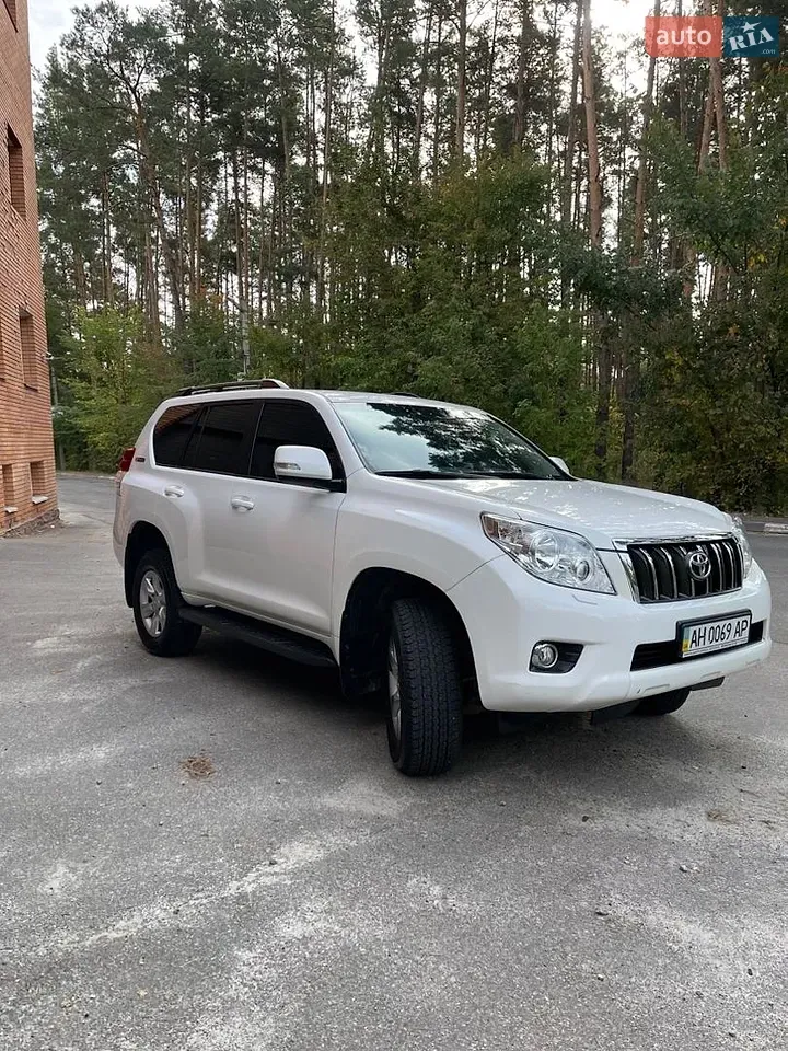 Toyota Land Cruiser Prado 2012 photo 2