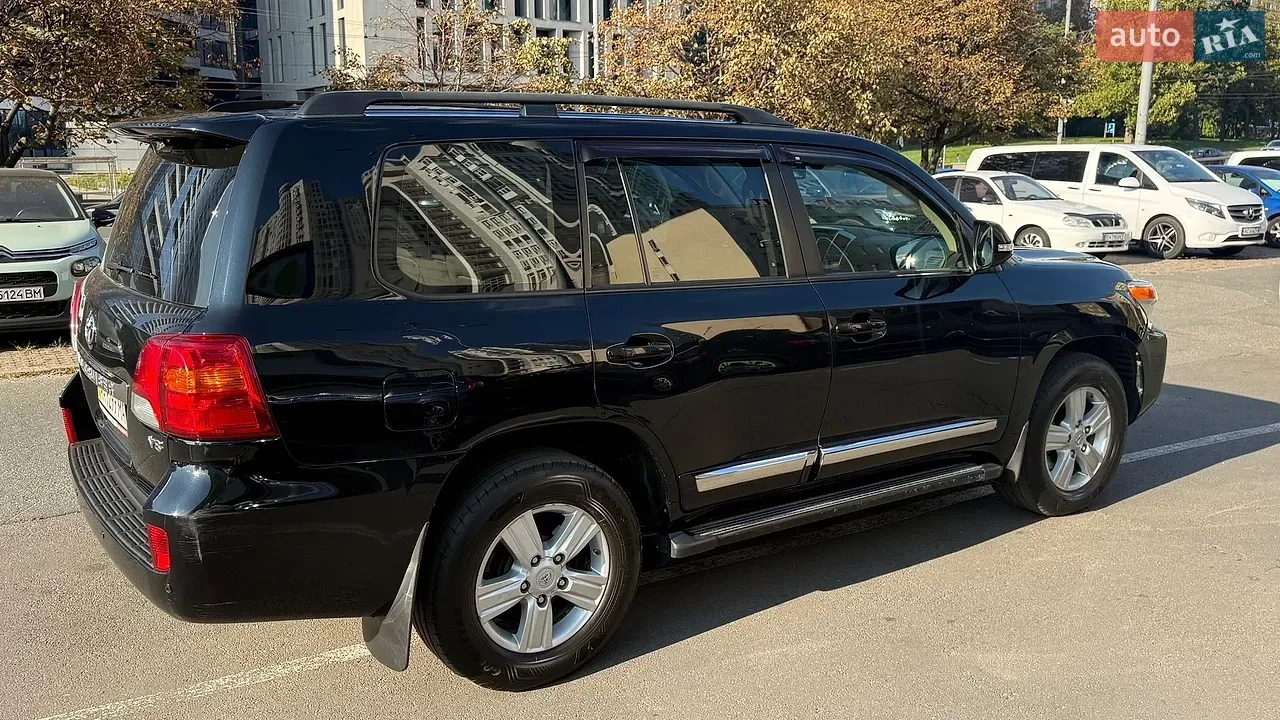 Toyota Land Cruiser 2013 photo 3