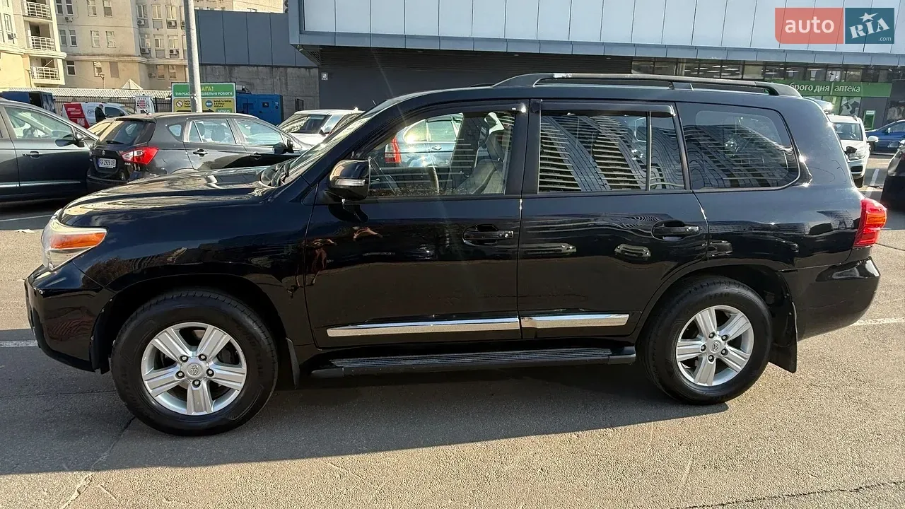 Toyota Land Cruiser 2013 photo 4