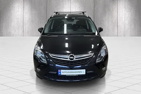 Opel Zafira Tourer 2012 photo 2