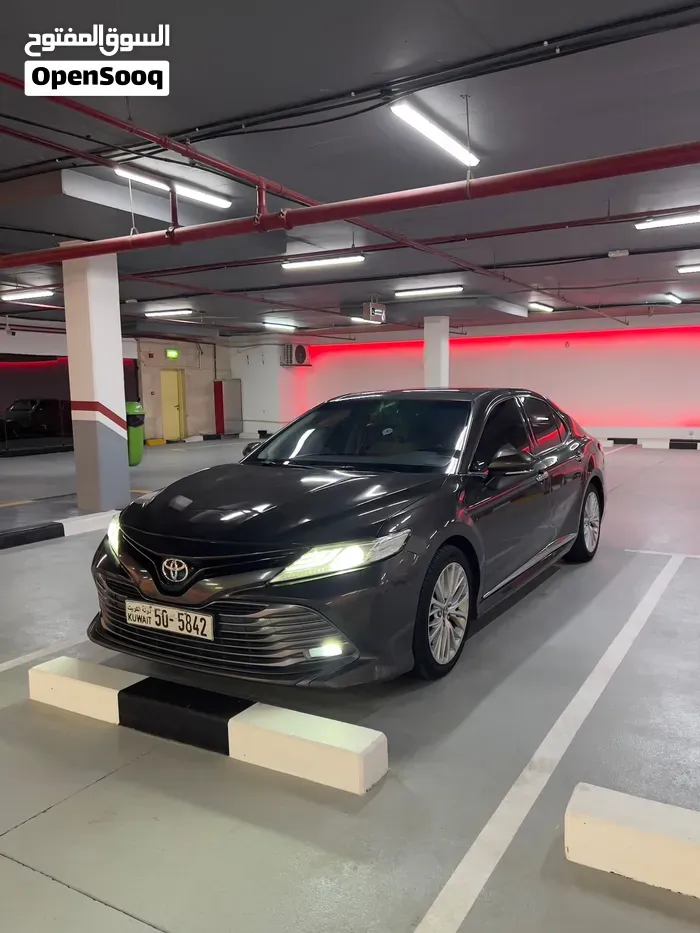 Toyota Camry 2018 photo 2