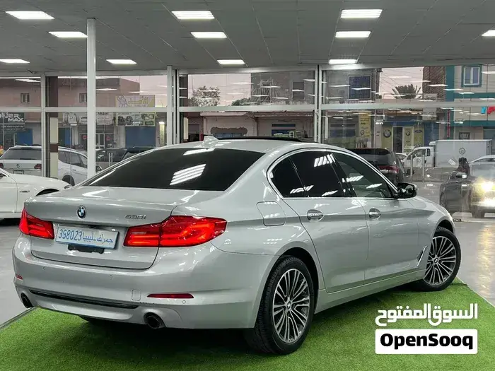 BMW 530I 2018 photo 2