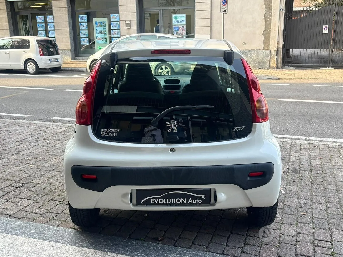 Peugeot 107 2010 photo 3