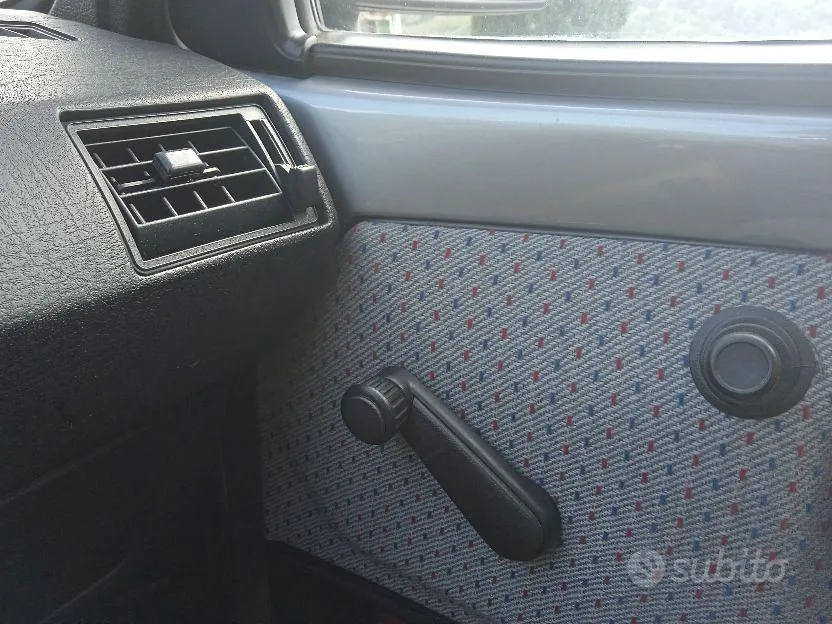 Volkswagen Polo 1990 photo 3