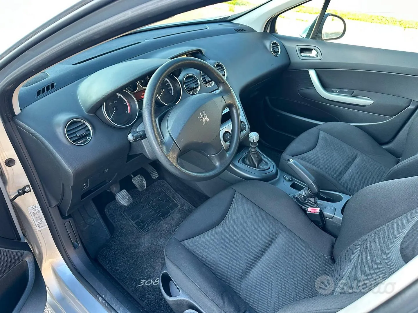 Peugeot 308 2011 photo 5