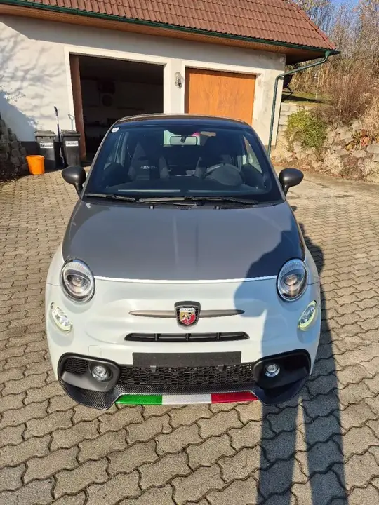 Abarth 500 2016 photo 2