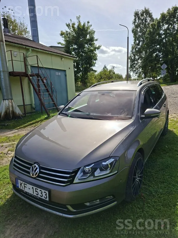 Volkswagen Passat 2012 photo 2