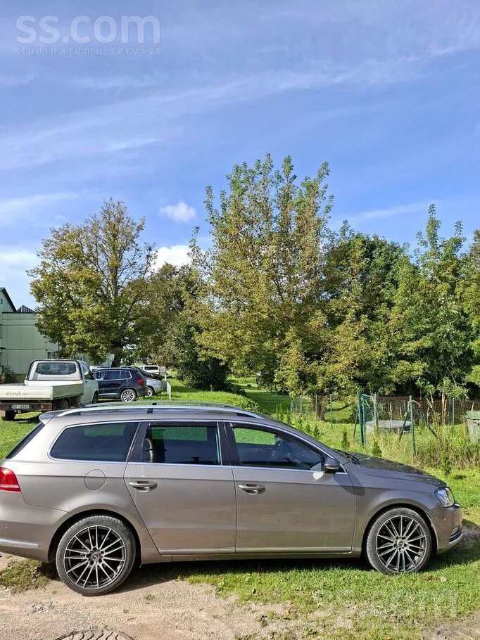 Volkswagen Passat 2012 photo 4