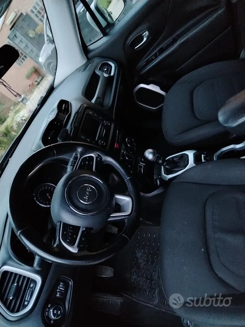 Jeep Renegade 2015 photo 3