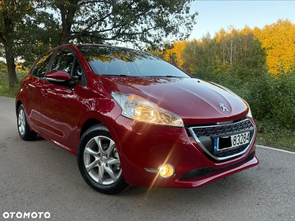 Peugeot 208 2013 photo 2