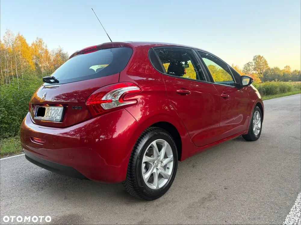 Peugeot 208 2013 photo 4