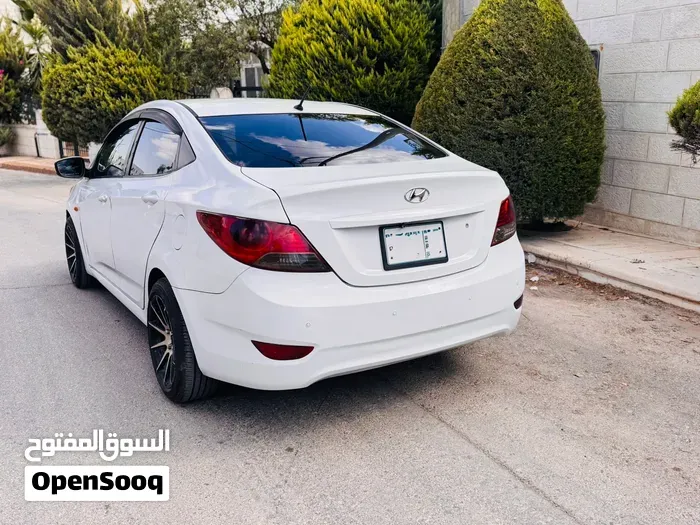 Hyundai Accent 2014 photo 4