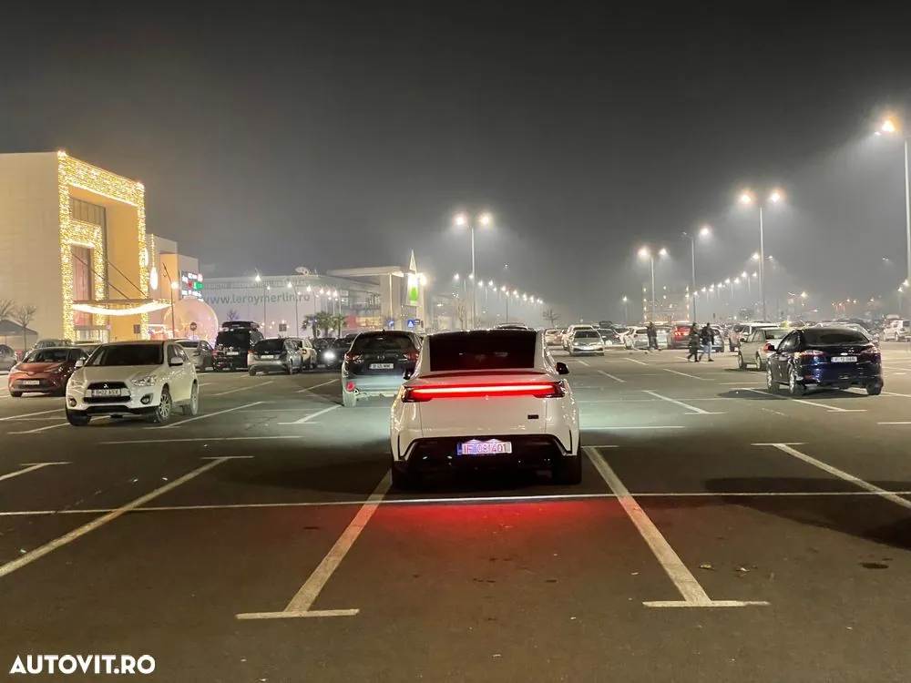 Tesla Model Y 2026 photo 2