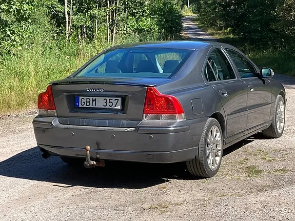 Volvo S60 2008 photo 2