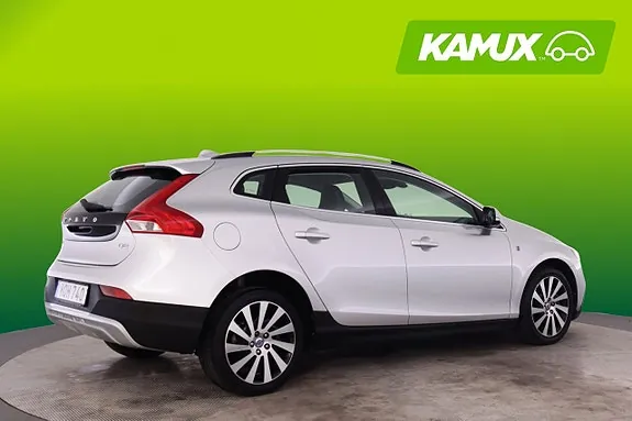 Volvo V40 Cross Country 2015 photo 2
