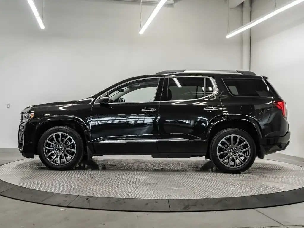 GMC Acadia 2023 photo 2