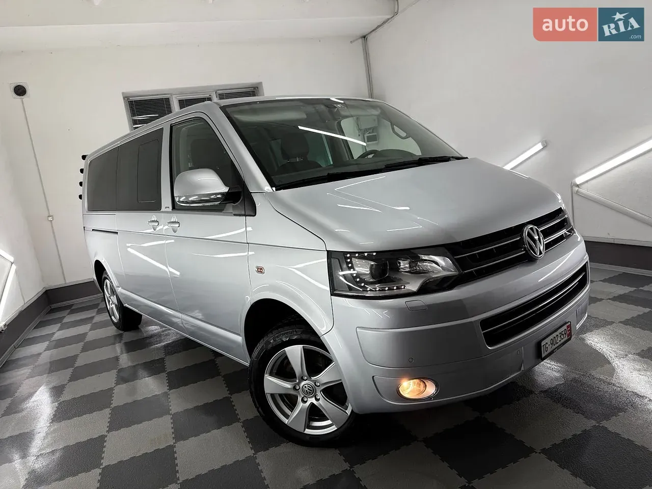 Volkswagen Multivan 2014 photo 2