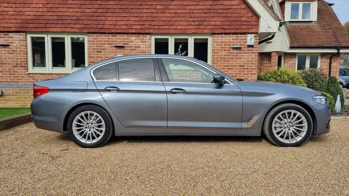 BMW 5 Series 2019 photo 4