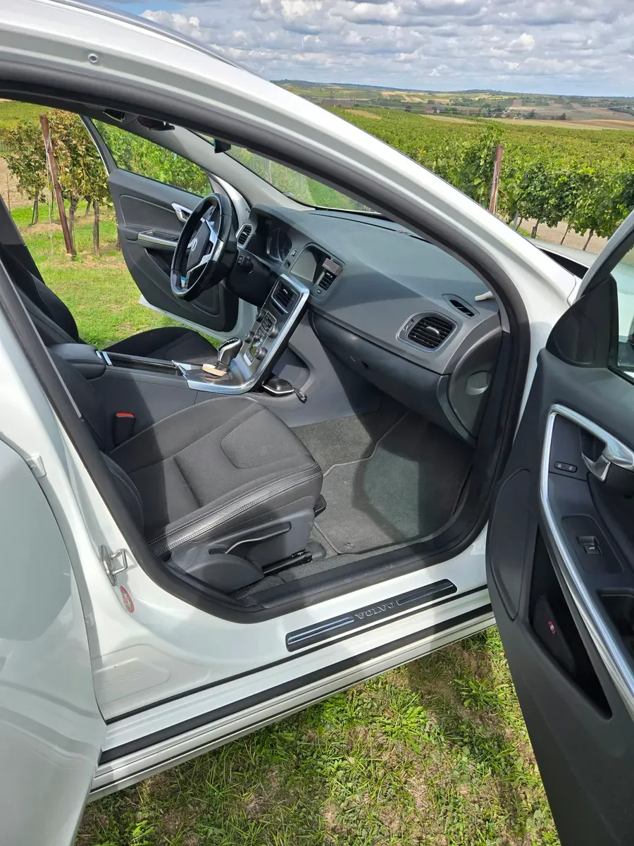 Volvo V60 2016 photo 3