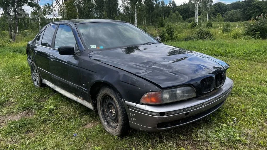 BMW 523