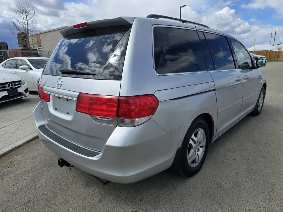 Honda Odyssey 2010 photo 4