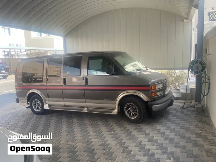 GMC Savana 2001 photo 5