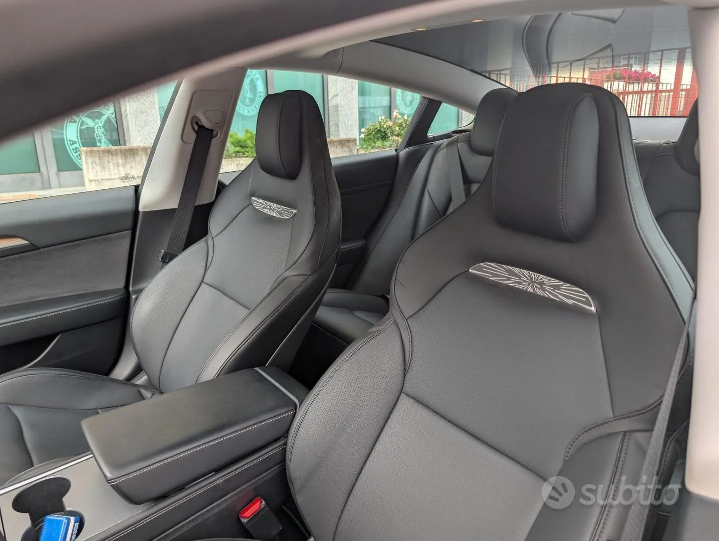 Tesla Model 3 2023 photo 4