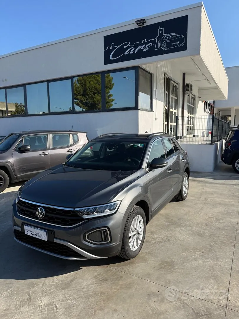 Volkswagen T-Roc 2023 photo 3